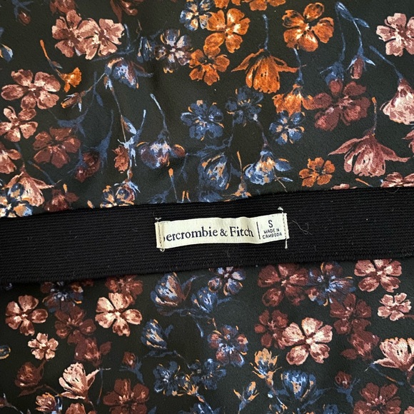 Two Piece Satin Floral Set - Picture 4 of 5